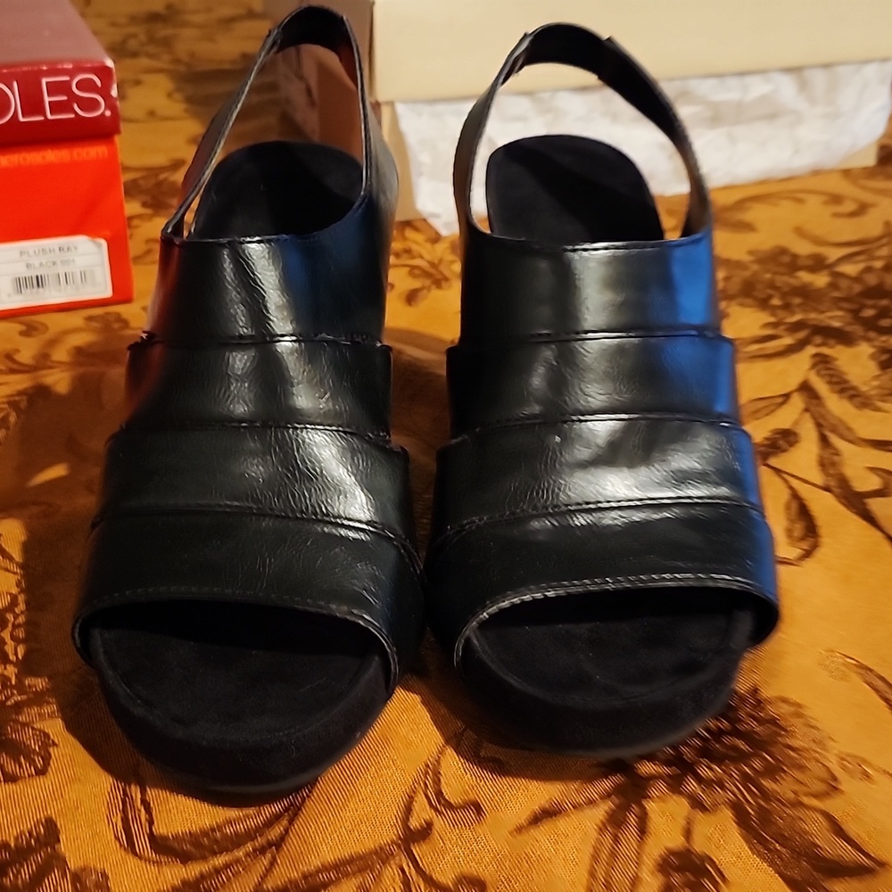 AEROSOLES - Picture 6 of 7